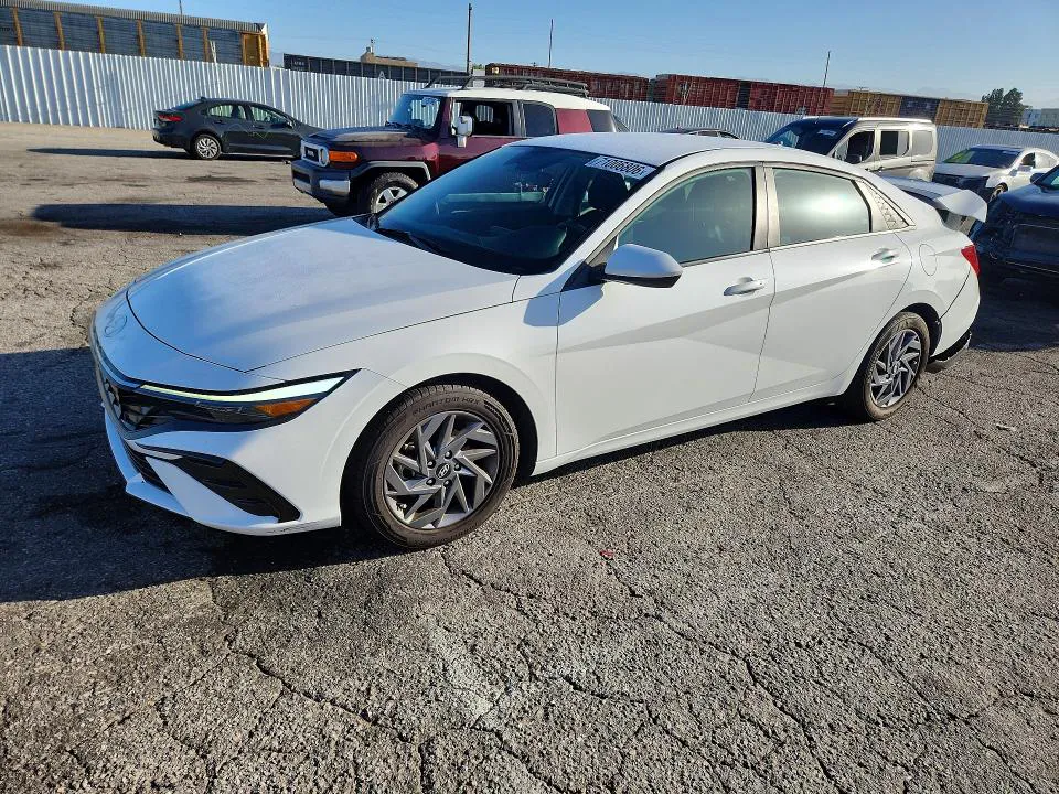 2024 Hyundai Elantra VIN KMHLM4DG7RU747029 фото 1