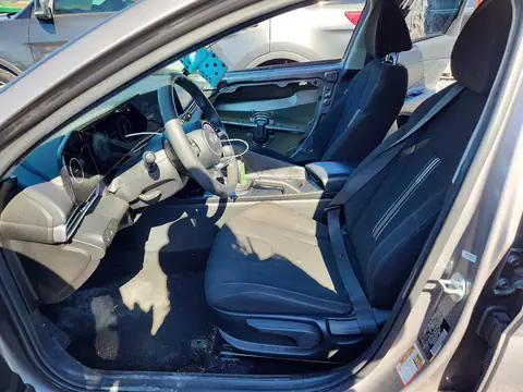 KMHLM4DG7RU663907 — 2024 Hyundai Elantra, фото 7 с аукциона Copart, Передняя часть