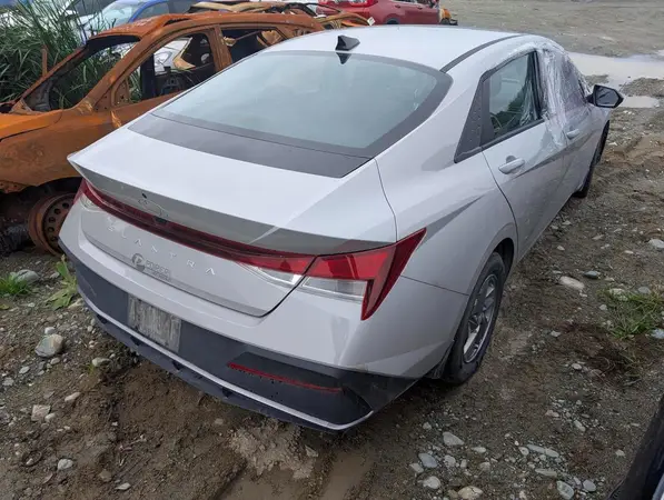 KMHLM4DG7SU861327 — 2025 Hyundai Elantra, фото 4 с аукциона Copart 13.10.2026, Боковая часть