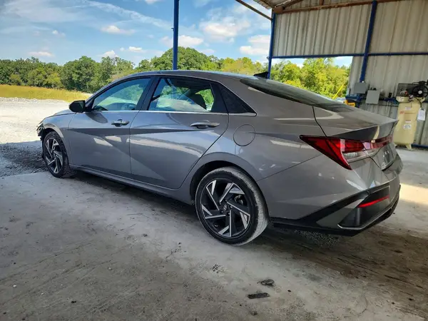 KMHLS4DG0SU937802 — 2025 Hyundai Elantra, фото 2 с аукциона Copart, Передняя часть