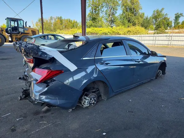 KMHLN4DJ2SU121435 — 2025 Hyundai Elantra, фото 3 с аукциона Copart, Вандализм