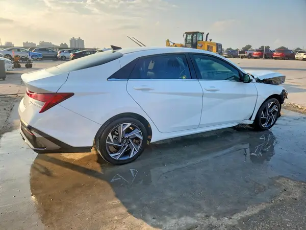 KMHLP4DG4SU937366 — 2025 Hyundai Elantra, фото 3 с аукциона Copart, Передняя часть