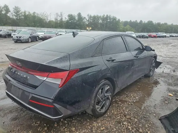 KMHLM4DG8SU056307 — 2025 Hyundai Elantra, фото 3 с аукциона Copart, Передняя часть