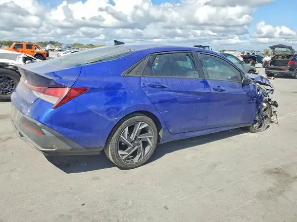 KMHLM4DG5SU923906 — 2025 Hyundai Elantra, фото 3 с аукциона Copart, Передняя часть
