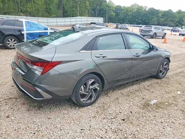 KMHLS4DG3SU856079 — 2025 Hyundai Elantra, фото 3 с аукциона Copart, Передняя часть