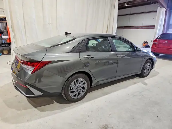 KMHLM4DJ6SU159706 — 2025 Hyundai Elantra, фото 3 с аукциона Copart, Боковая часть