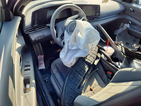 KMHLM4DGXSU047768 — 2025 Hyundai Elantra, фото 8 с аукциона Copart, Передняя часть