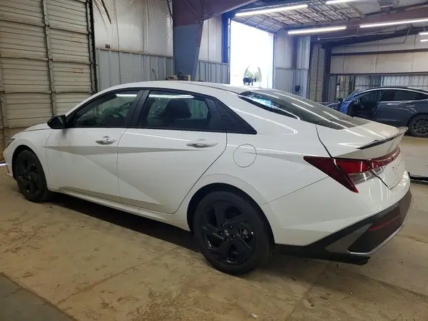 KMHLM4DG3TU258814 — 2026 Hyundai Elantra, фото 2 с аукциона Copart 14.10.2026, Задняя часть