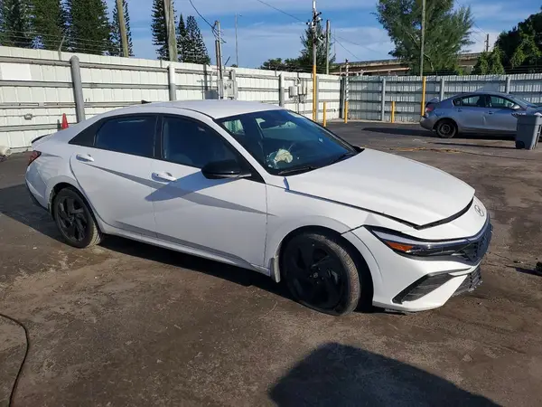KMHLM4DG7TU136537 — 2026 Hyundai Elantra, фото 4 с аукциона Copart, Передняя часть