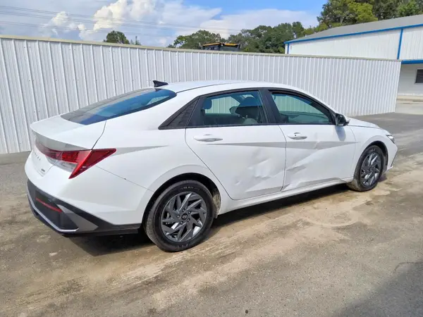 KMHLM4DJ0TU184649 — 2026 Hyundai Elantra, фото 3 с аукциона Copart 29.09.2026, Передняя часть