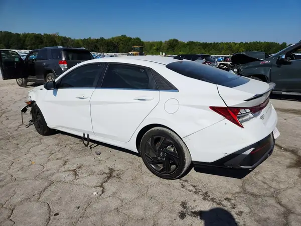 KMHLS4DG9TU185650 — 2026 Hyundai Elantra, фото 2 с аукциона Copart, Передняя часть