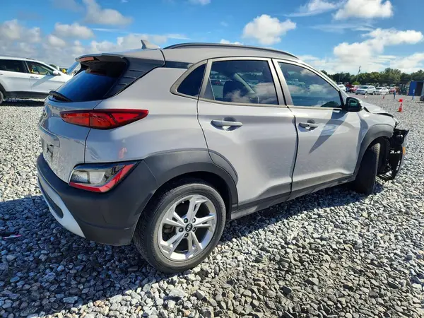 KM8K62AB1NU909895 — 2022 Hyundai Kona, фото 3 с аукциона Copart, Передняя часть