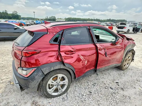 KM8K3CAB9PU049925 — 2023 Hyundai Kona, фото 3 с аукциона Copart, Опрокидывание