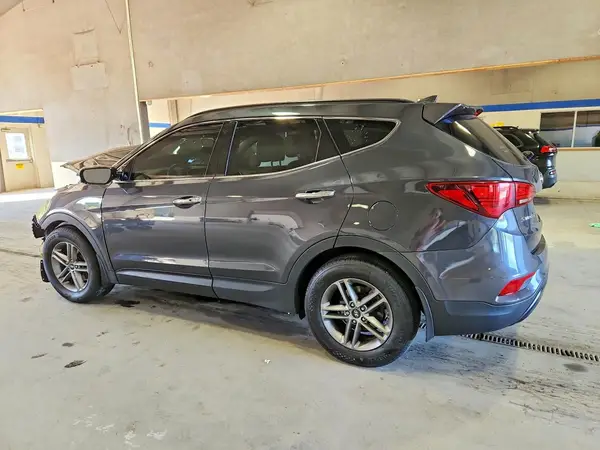 5XYZU3LB6HG459744 — 2017 Hyundai Santa FE, фото 2 с аукциона Copart, Передняя часть