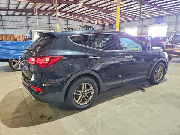 5XYZT3LB7JG557240 — 2018 Hyundai Santa FE, фото 3 с аукциона Copart 05.10.2026, Мелкие вмятины и царапины