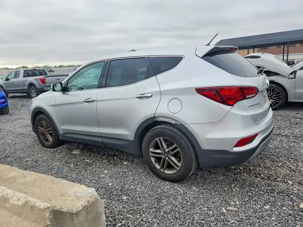 5XYZT3LB6JG565071 — 2018 Hyundai Santa FE, фото 2 с аукциона Copart, Механические повреждения