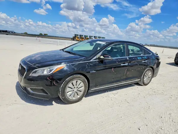 KMHE24L11GA014548 — 2016 Hyundai Sonata, Задняя часть (Rear End), фото до ремонта
