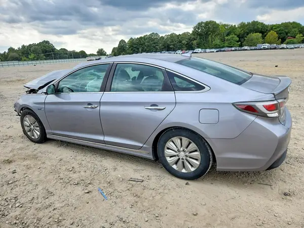 KMHE24L16HA043612 — 2017 Hyundai Sonata, фото 2 с аукциона Copart, Передняя часть