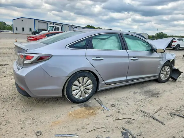 KMHE24L16HA043612 — 2017 Hyundai Sonata, фото 3 с аукциона Copart, Передняя часть