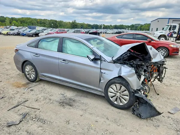 KMHE24L16HA043612 — 2017 Hyundai Sonata, фото 4 с аукциона Copart, Передняя часть
