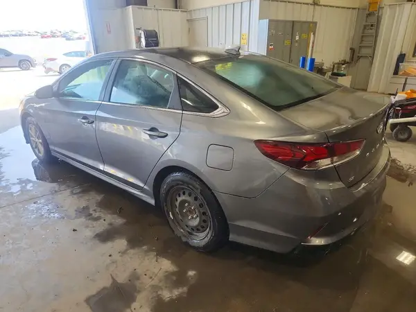 5NPE24AF5JH643426 — 2018 Hyundai Sonata, фото 2 с аукциона Copart 29.09.2026, Механические повреждения
