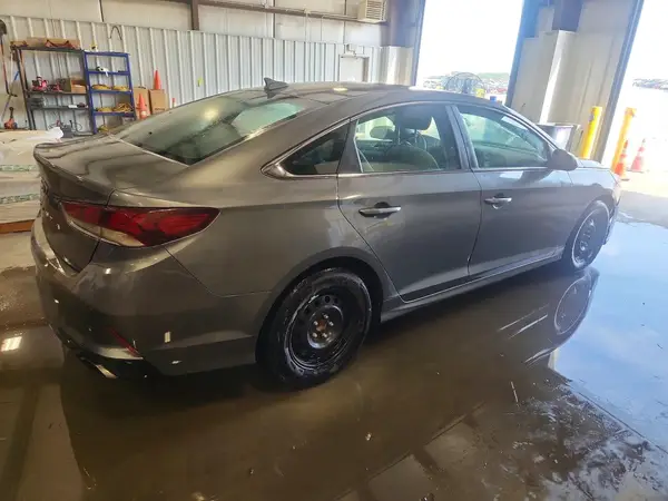 5NPE24AF5JH643426 — 2018 Hyundai Sonata, фото 3 с аукциона Copart 29.09.2026, Механические повреждения