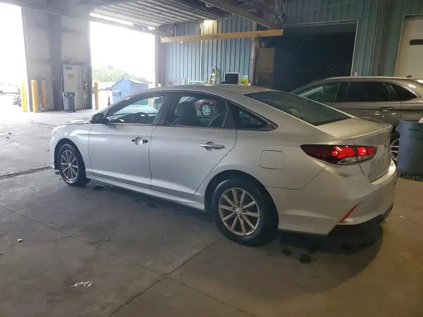 5NPE24AF8JH722458 — 2018 Hyundai Sonata, фото 2 с аукциона Copart, Вандализм
