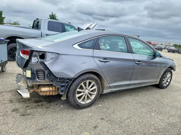 5NPE24AF0JH647965 — 2018 Hyundai Sonata, фото 3 с аукциона Copart, Вандализм