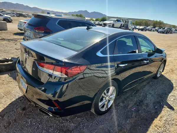 5NPE34AF9JH628151 — 2018 Hyundai Sonata, фото 3 с аукциона Copart, Передняя часть