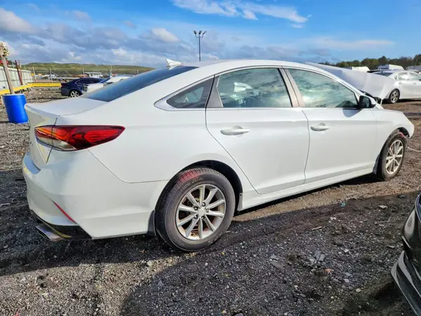 5NPE24AF0KH789198 — 2019 Hyundai Sonata, фото 3 с аукциона Copart, Передняя часть