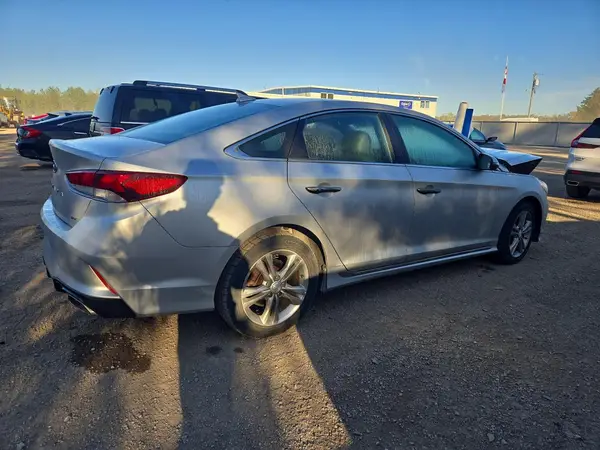 5NPE34AF9KH749182 — 2019 Hyundai Sonata, фото 3 с аукциона Copart 29.09.2026, Передняя часть