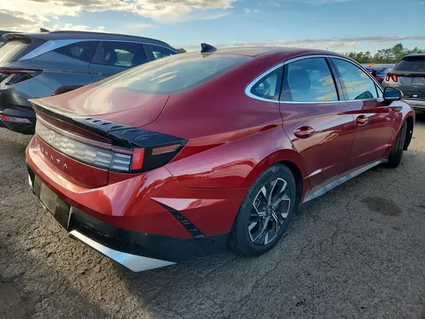 KMHL64JA4RA369456 — 2024 Hyundai Sonata, фото 3 с аукциона Copart, Подтопление
