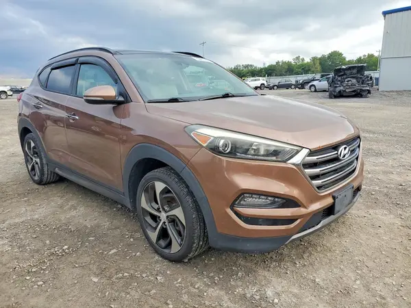 KM8J3CA26GU044113 — 2016 Hyundai Tucson, фото 4 с аукциона Copart 12.10.2026, Мелкие вмятины и царапины