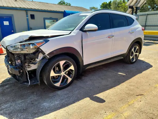 KM8J33A24GU220768 — 2016 Hyundai Tucson, Передняя часть (Front End), фото до ремонта