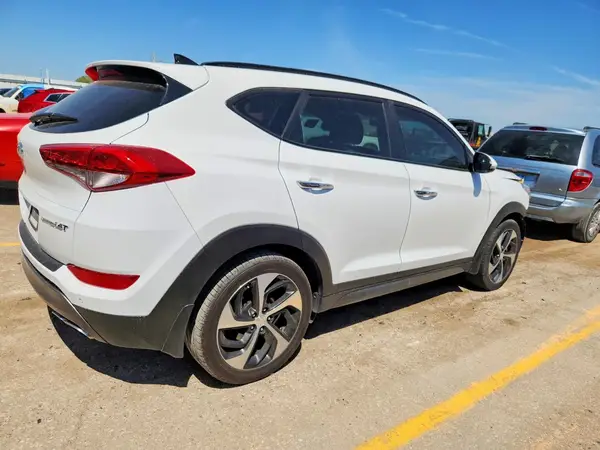 KM8J33A24GU220768 — 2016 Hyundai Tucson, фото 3 с аукциона Copart 14.10.2026, Передняя часть