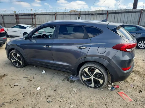 KM8J33A27GU201048 — 2016 Hyundai Tucson, фото 2 с аукциона Copart, Задняя часть