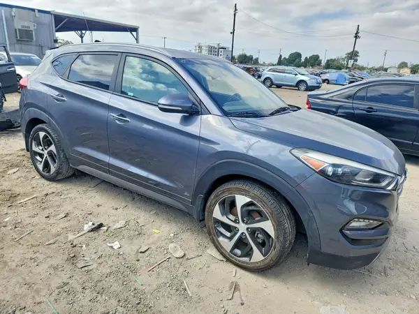 KM8J33A27GU201048 — 2016 Hyundai Tucson, фото 4 с аукциона Copart, Задняя часть