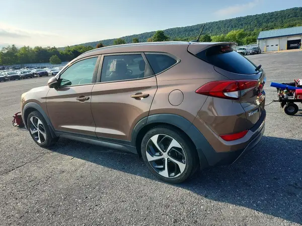 KM8J3CA20GU246347 — 2016 Hyundai Tucson, фото 2 с аукциона Copart 06.10.2026, Мелкие вмятины и царапины