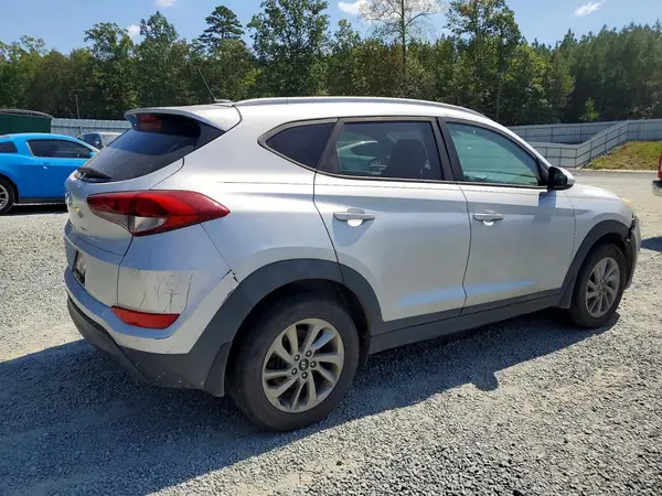 KM8J33A43GU190356 — 2016 Hyundai Tucson, фото 3 с аукциона Copart, Передняя часть