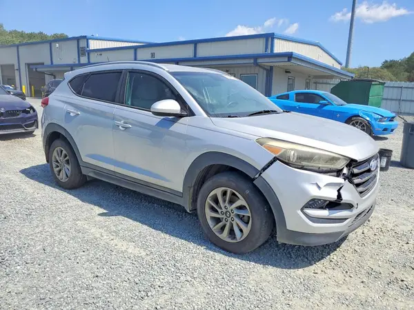 KM8J33A43GU190356 — 2016 Hyundai Tucson, фото 4 с аукциона Copart, Передняя часть