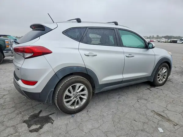 KM8J33A2XGU209662 — 2016 Hyundai Tucson, фото 3 с аукциона Copart, Задняя часть
