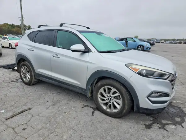 KM8J33A2XGU209662 — 2016 Hyundai Tucson, фото 4 с аукциона Copart, Задняя часть