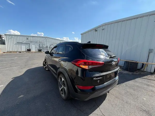 KM8J33A22GU146900 — 2016 Hyundai Tucson, фото 3 с аукциона Copart 08.10.2026, Мелкие вмятины и царапины
