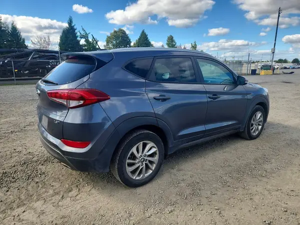 KM8J33A29GU027435 — 2016 Hyundai Tucson, фото 3 с аукциона Copart 29.09.2026, Механические повреждения