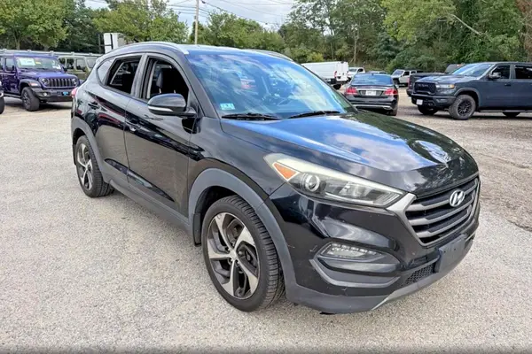 KM8J33A2XGU074697 — 2016 Hyundai Tucson, Мелкие вмятины и царапины (Minor Dent/Scratches), фото до ремонта