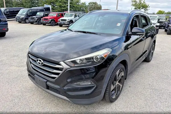 KM8J33A2XGU074697 — 2016 Hyundai Tucson, фото 2 с аукциона Copart 15.10.2026, Мелкие вмятины и царапины
