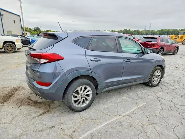 KM8J33A27GU197342 — 2016 Hyundai Tucson, фото 3 с аукциона Copart, Передняя часть
