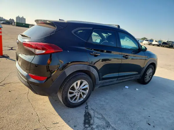 KM8J33A45GU069148 — 2016 Hyundai Tucson, фото 3 с аукциона Copart 14.10.2026, Механические повреждения