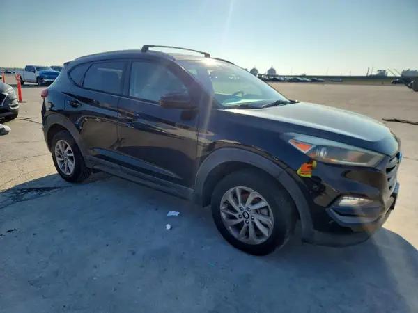 KM8J33A45GU069148 — 2016 Hyundai Tucson, фото 4 с аукциона Copart 14.10.2026, Механические повреждения