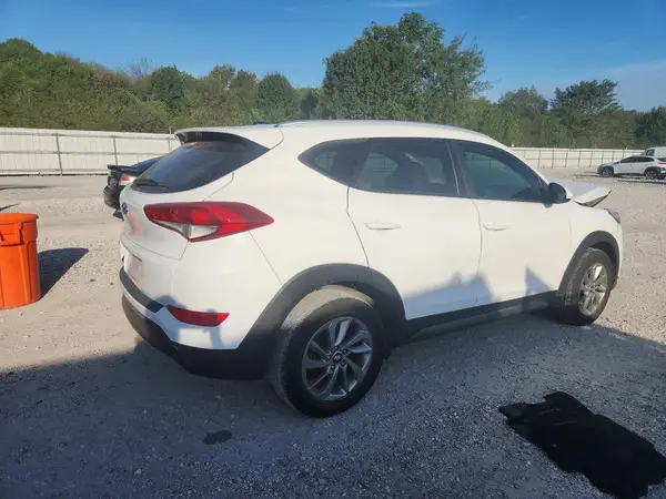 KM8J33A4XGU194078 — 2016 Hyundai Tucson, фото 3 с аукциона Copart, Передняя часть